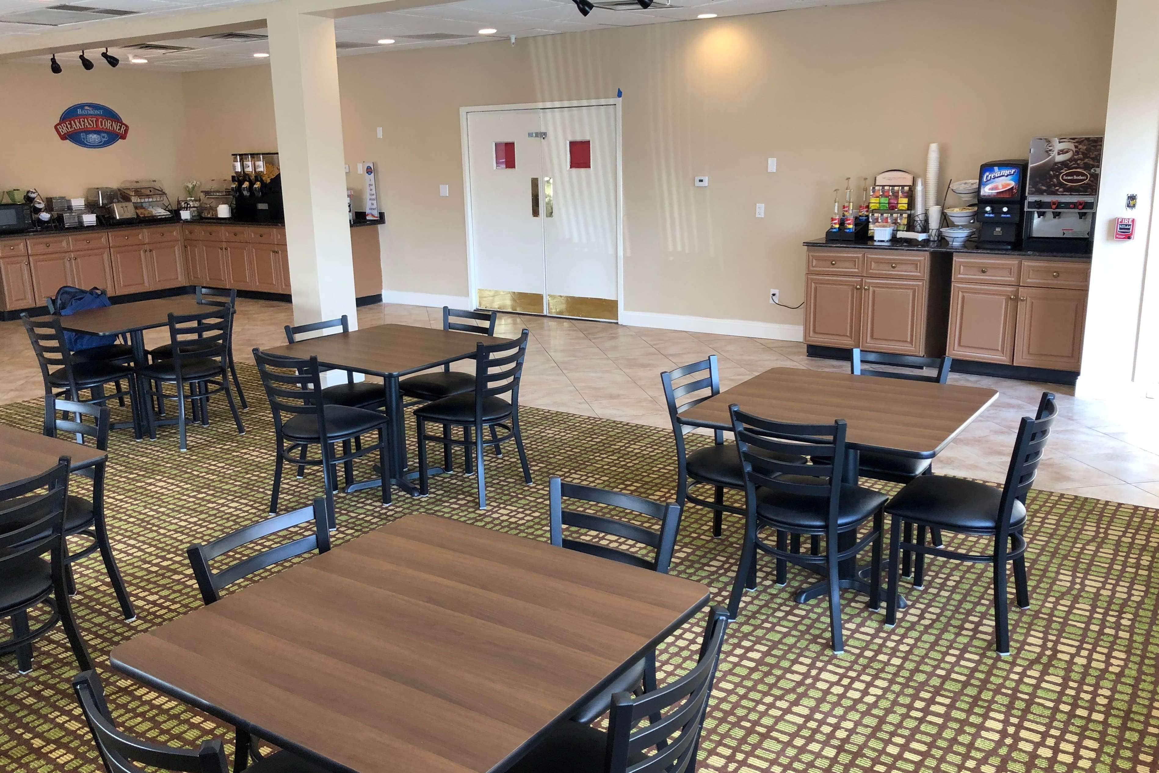 Baymont By Wyndham Latham Albany Airport Hotel Ngoại thất bức ảnh