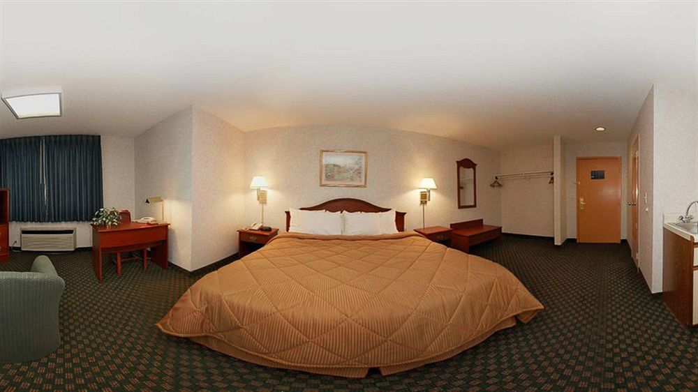 Baymont By Wyndham Latham Albany Airport Hotel Ngoại thất bức ảnh